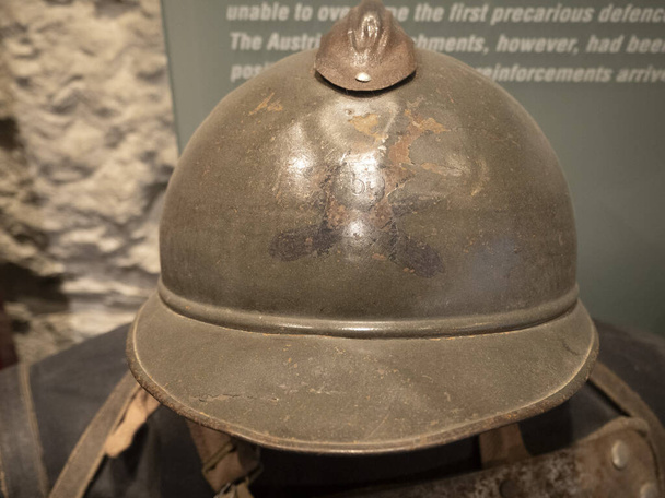 Первая мировая война и детали шлема - Фото, изображение