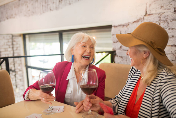 Senior cheerful women spending time together and feeling wonderful - Foto, immagini