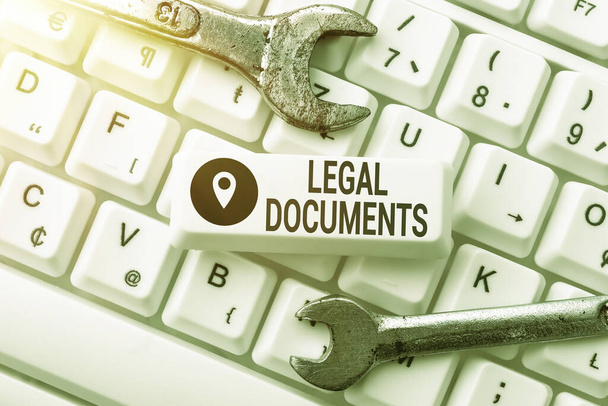 Концептуальная подпись Legal Documents. Интернет - это документ по юридическому вопросу, составленный юристом, занимающимся интернет-поиском и онлайн-исследованиями. - Фото, изображение