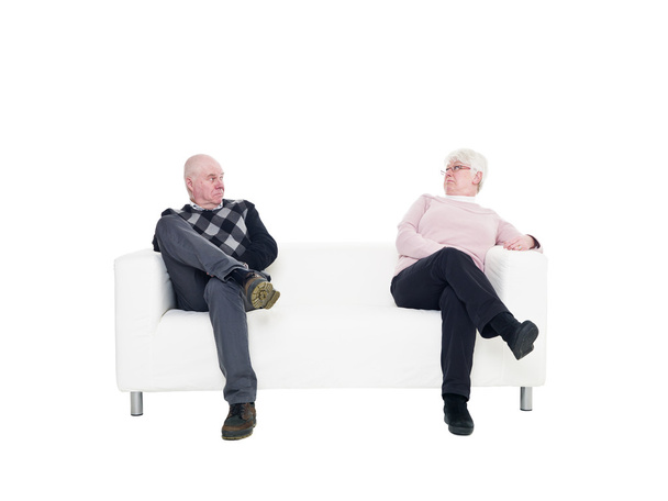 älteres Paar auf einem Sofa - Foto, Bild
