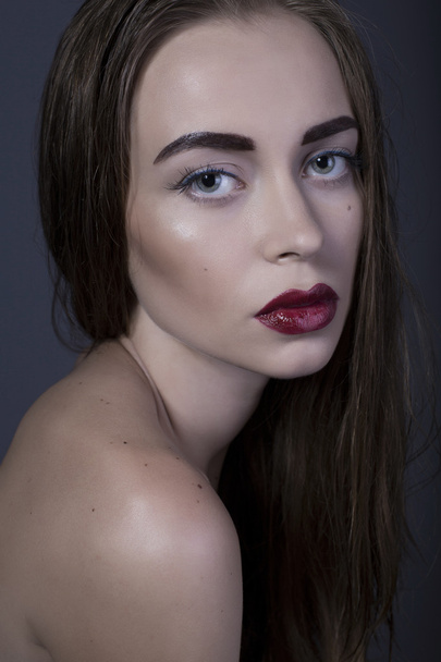 Beautiful brunette girl with creative make up - Fotoğraf, Görsel
