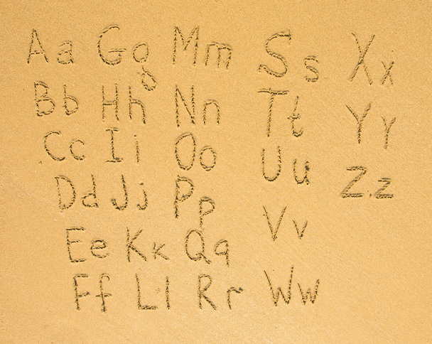 αλφάβητο σε μια άμμο - Φωτογραφία, εικόνα