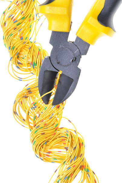 Sarı metal kerpeten ve kablo - Fotoğraf, Görsel
