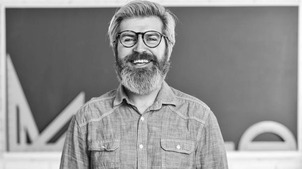 Talented pedagogue. Private lesson. Back to school. Man teacher mentoring school projects. Science modern school. Math subject. Study in college. Mature bearded teacher in glasses. Education concept - Foto, Imagen