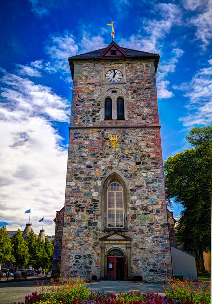 Вид на фасад Var Frue Kirke aka Лютеранская церковь Богоматери, Тронхейм, Норвегия
 - Фото, изображение