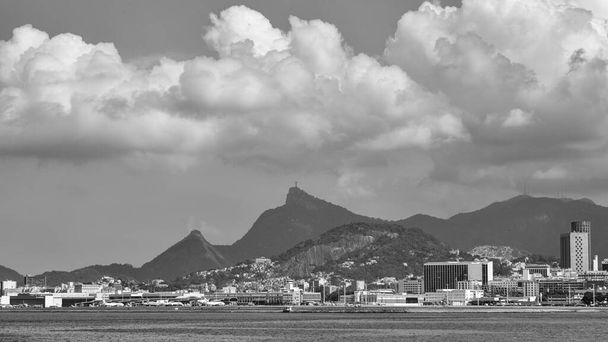 リオデジャネイロ,ブラジル- CIRCA 2021:グアナバラ湾の風景,リオデジャネイロ,ブラジル南東部.ブラジル沿岸で2番目に大きな湾で、面積は約380kmです。 - 写真・画像