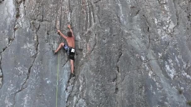 Jovem alpinista no rock Sistiana - Trieste
 - Filmagem, Vídeo