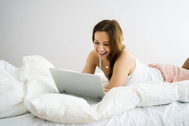 Woman Video Chatting And Talking On Laptop - Foto, Imagen