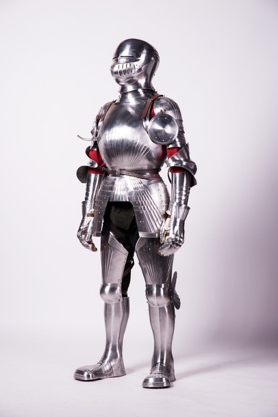 Knight in metal armor - Fotoğraf, Görsel