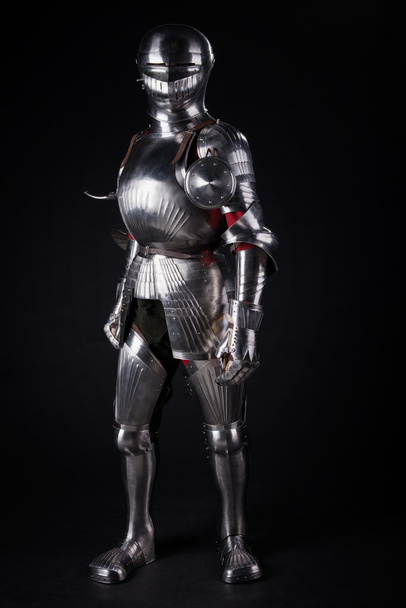 Лицар у металевій броні
 - Фото, зображення