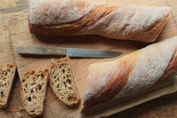 Frisches Brot - Foto, Bild
