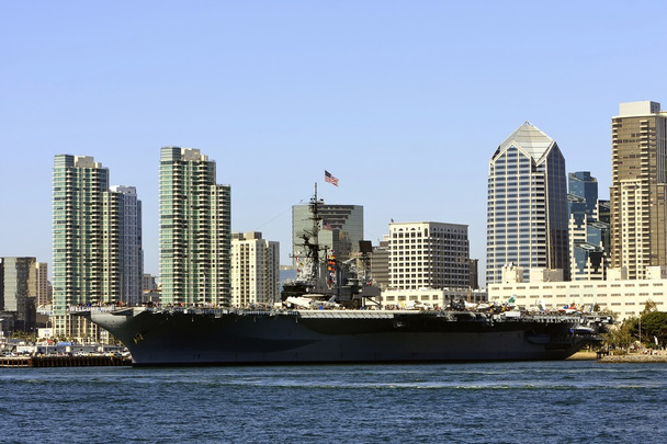US Navy Aircraft Carrier - Photo, Image