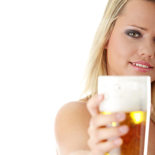 Young atractive blonde and beer - Foto, afbeelding