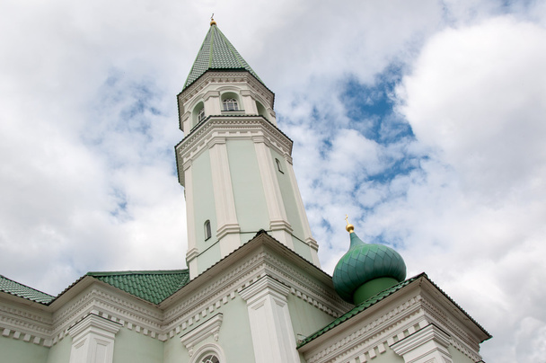 Mosque with minaret Husainiy in the city of Orenburg  - Foto, immagini