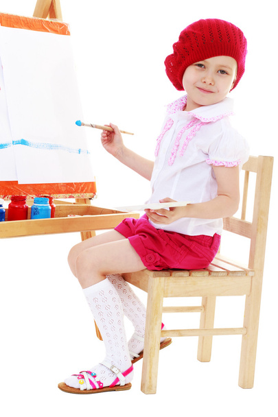 The girl is painting - 写真・画像