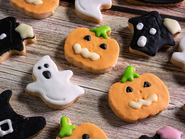 Las galletas de jengibre de Halloween para la comida y el concepto de vacaciones - Foto, imagen