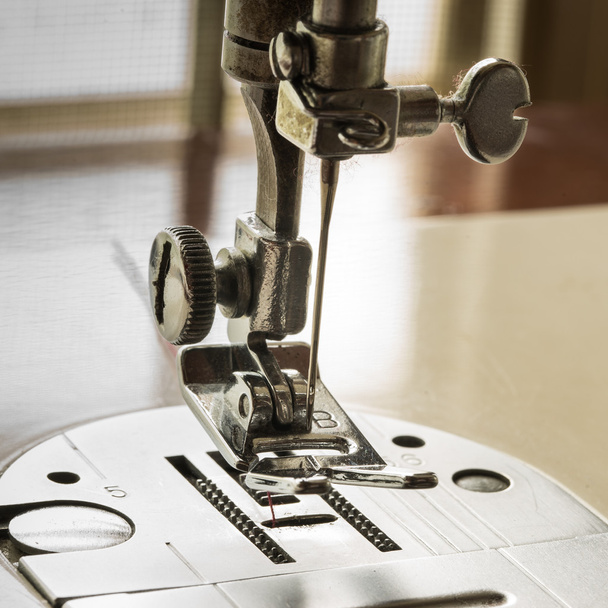 Máquina de coser
  - Foto, imagen
