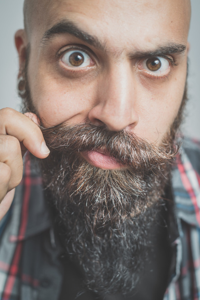 хіпстер довгий бородатий і вуса людина
  - Фото, зображення