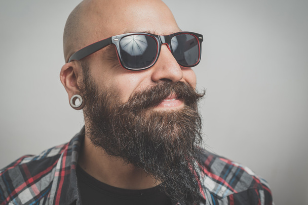 hipster barbudo largo y bigote hombre
  - Foto, imagen