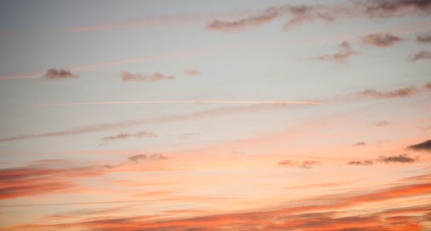 σύννεφα στο ηλιοβασίλεμα - Φωτογραφία, εικόνα