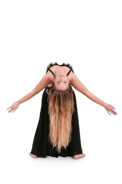 aantrekkelijke buikdanseres met lang blond haar - Foto, afbeelding
