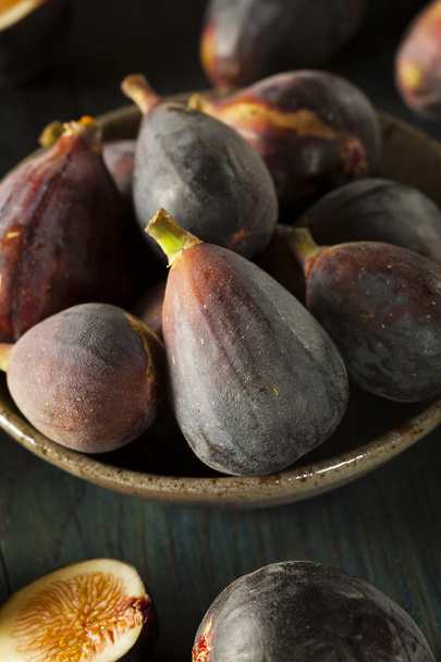 Raw Purple Organic Figs - Φωτογραφία, εικόνα