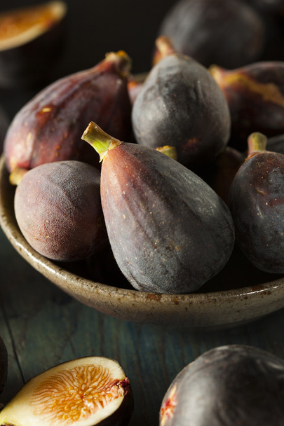 Raw Purple Organic Figs - Foto, imagen