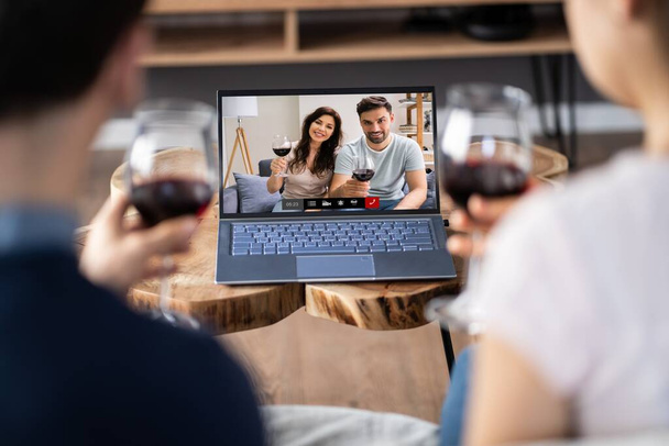 Virtual Wine Tasting Online Event On Laptop - Foto, imagen