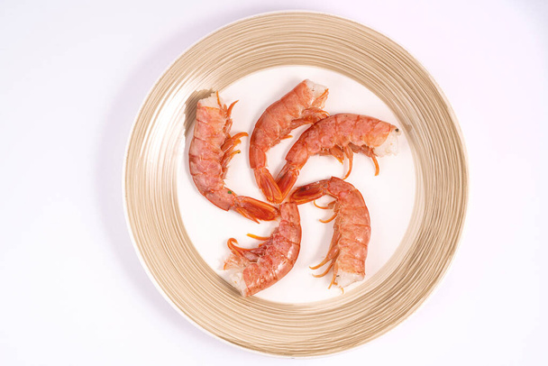 shrimp on white plate - Φωτογραφία, εικόνα