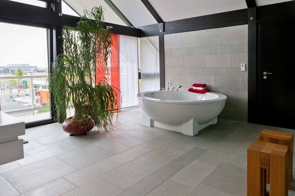 gyönyörű belső modern fürdőszoba - Fotó, kép