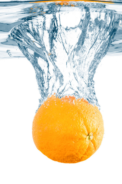 Fresh orange in water - Zdjęcie, obraz