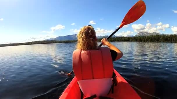 Kayak femminile godendo
 - Filmati, video