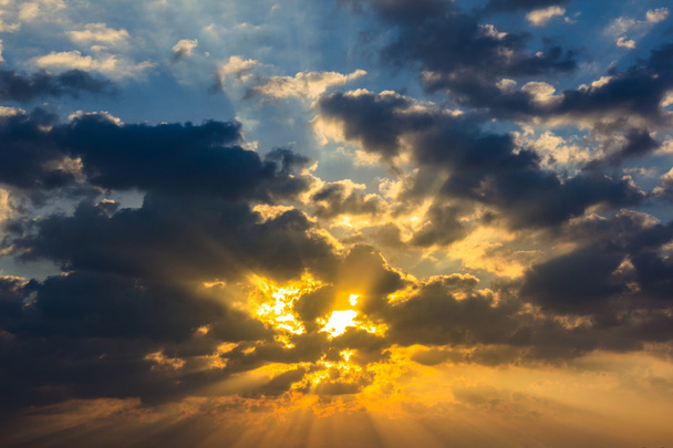 Sunbeam ray oblačno sky twilight barva - Fotografie, Obrázek