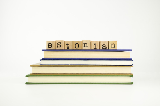 Естонська мова слова на книги і деревини марок - Фото, зображення
