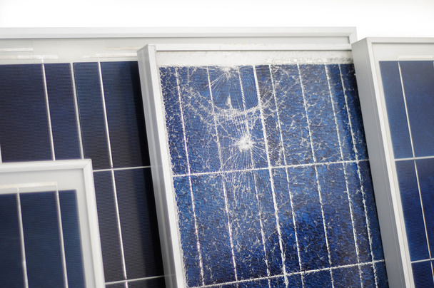 kırık fotovoltaik modüller  - Fotoğraf, Görsel