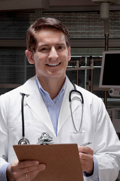 portrait of a doctor with a stethoscope - Zdjęcie, obraz