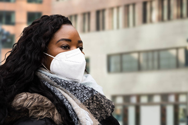 African American Woman Wearing N95 Medical Face Mask - Photo, Image