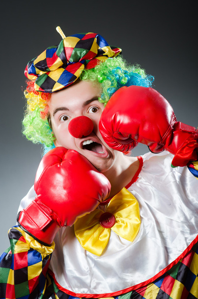 Clown avec des gants de boîte
 - Photo, image