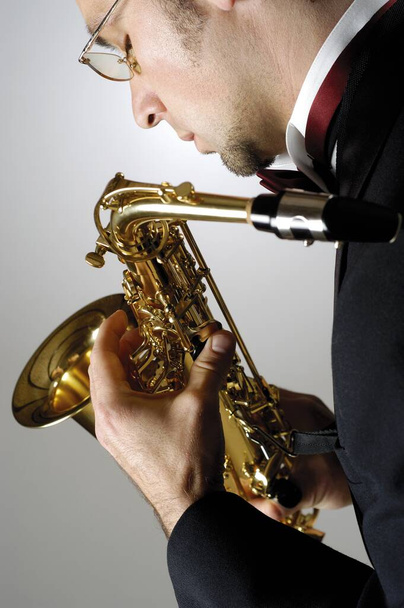 saxophone in the studio - Foto, afbeelding