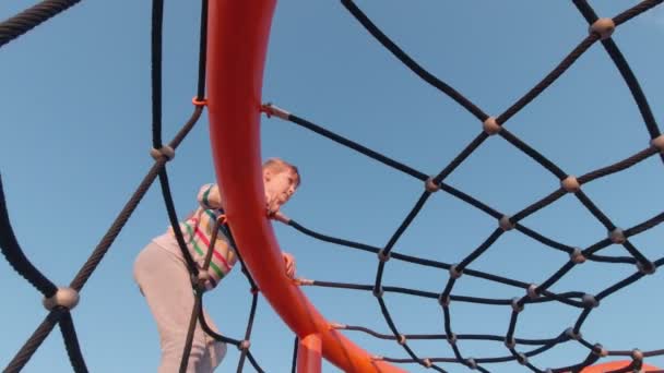Girl Ropes Climbing - Footage, Video