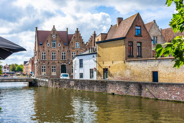 BRUGES, BELGIUM, 21 JULY 2020: Canal in the historic center - Zdjęcie, obraz