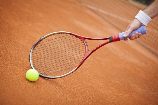 Tennis racket and tennis ball, sports equipment - Φωτογραφία, εικόνα