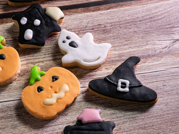 De Halloween peperkoek koekjes voor eten en vakantie concept - Foto, afbeelding