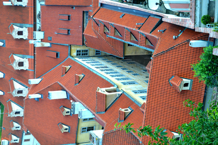 Red european roofs of Prague - Foto, Bild