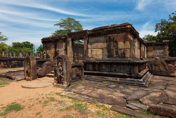 Ruínas no grupo Quadrangle na cidade antiga Pollonaruwa, Sri Lanka - Foto, Imagem