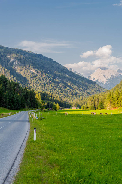 Férias Sentindo em torno do belo Vale Leutasch no Tirol - Foto, Imagem