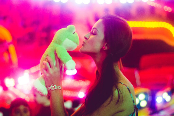 Kissing plush frog, light pink, amusement park, kissing, toys. - Photo, Image