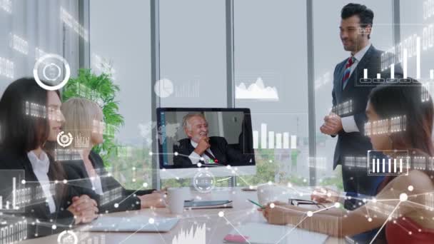Kreatív vizuális kép az üzletemberekről egy vállalati személyzeti értekezleten videohíváson - Felvétel, videó