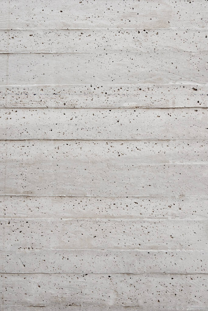 Kabataslak bir geçmişi var. Beyaz beton duvar. Portekiz - Fotoğraf, Görsel