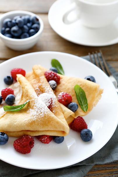 summer pancakes with raspberries - Foto, afbeelding